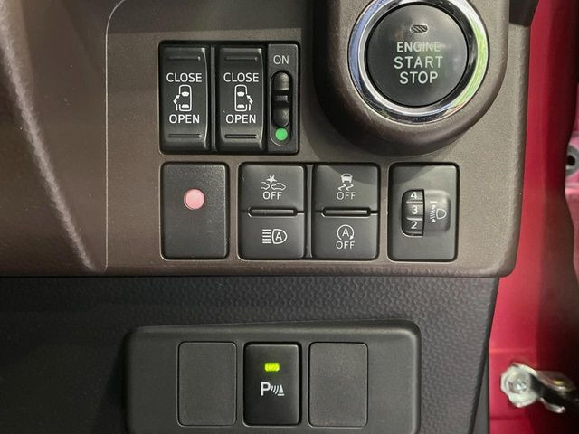 �y�X�}�[�g�A�V�X�g�z���s���ɑO���̎ԗ�����F�����A�Փ˂������Ȏ��͌x��ƃu���[�L�ŏՓˉ���Ɣ�Q�y�����A�V�X�g�B�����S�Ƀh���C�u�����y���݂��������܂��B