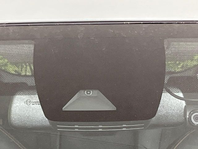 �y�g���^�Z�[�t�e�B�Z���X�z���s���ɑO���̎ԗ�����F�����A�Փ˂������Ȏ��͌x��ƃu���[�L�ŏՓˉ���Ɣ�Q�y�����A�V�X�g�B�����S�Ƀh���C�u�����y���݂��������܂��B