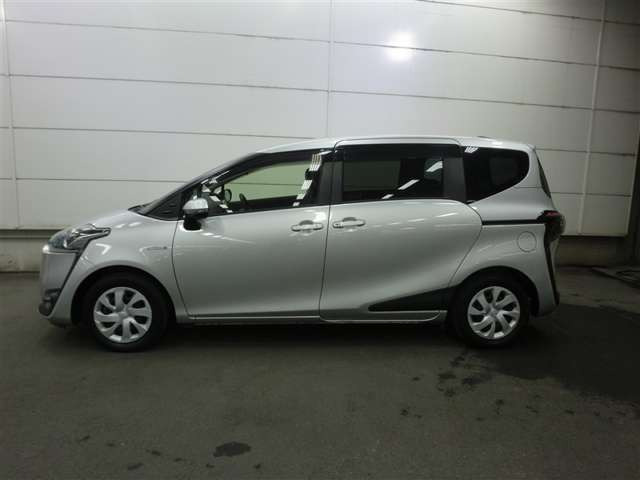 シエンタハイブリッド 1.5 G クエロ