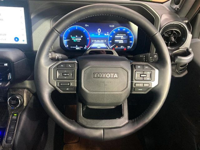 �y�����v�����X�e�A�����O�z�㎿�Ȋv���g�p���邱�ƂŁA��ɂ����������݂ƂĂ��^�]���₷���n���h���ł���