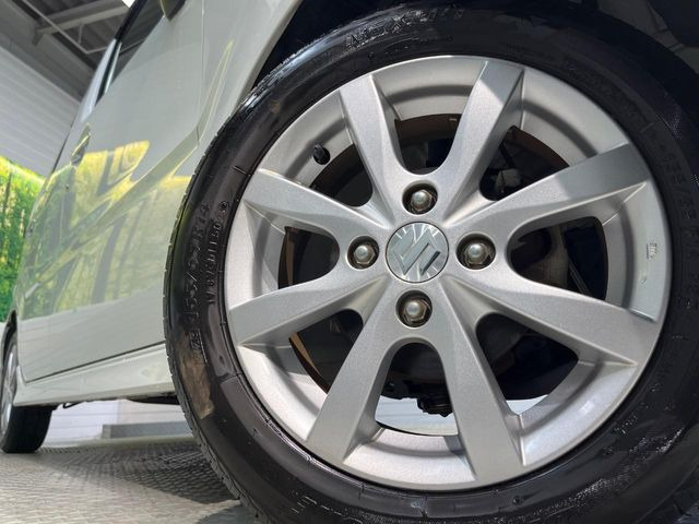 �y����14�C���`�A���~�z�C�[���z�O�ςɃ}�b�`���������A���~�z�C�[���𑕒����Ă���܂��B�e��ЊO�A���~�z�C�[����A�X�^�b�h���X�^�C�����戵�����Ă���܂��B���񂲑��k����������