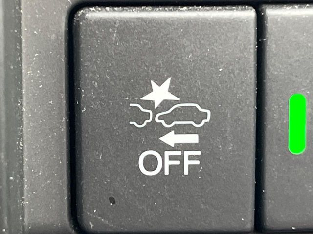 �y�z���_�Z���V���O�z���s���ɑO���̎ԗ�����F�����A�Փ˂������Ȏ��͌x��ƃu���[�L�ŏՓˉ���Ɣ�Q�y�����A�V�X�g�B�����S�Ƀh���C�u�����y���݂��������܂��B