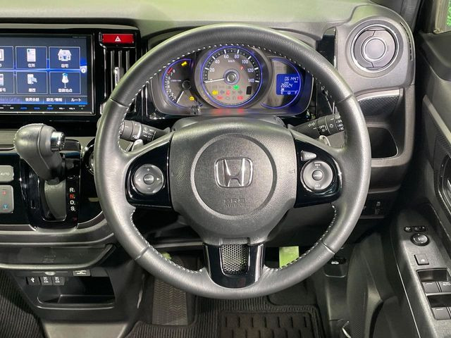 �y�����v�����X�e�A�����O�z�㎿�Ȋv���g�p���邱�ƂŁA��ɂ����������݂ƂĂ��^�]���₷���n���h���ł���