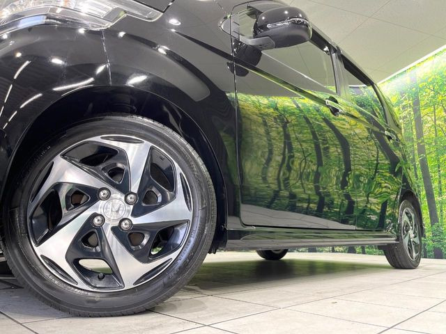 �y�O���[�h��p����15�C���`�A���~�z�C�[���z�f�U�C�����̍��������A���~�z�C�[���𑕒����Ă���܂��B�e��ЊO�A���~�z�C�[����A�X�^�b�h���X�^�C�����戵�����Ă���܂��B���񂲑��k����������