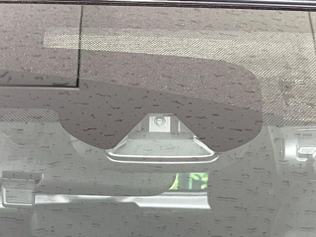 �y�G�}�[�W�F���V�[�u���[�L�z���s���ɑO���̎ԗ�����F�����A�Փ˂������Ȏ��͌x��ƃu���[�L�ŏՓˉ���Ɣ�Q�y�����A�V�X�g�B�����S�Ƀh���C�u�����y���݂��������܂��B