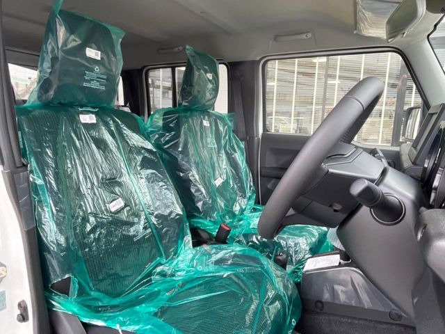 ���i���ȃI���W�i���t���A�}�b�g���I�v�V�����ɂĂ��p�ӂ��Ă���܂��B���D���ȃf�U�C����J���[�����Ԃɍ��킹�đI��ł����������Ƃ��ł��܂���