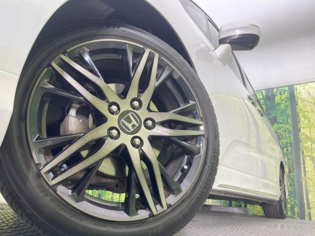 �y�����A���~�z�C�[���z�O�ςɃ}�b�`���������A���~�z�C�[���𑕒����Ă���܂��B�e��ЊO�A���~�z�C�[����A�X�^�b�h���X�^�C�����戵�����Ă���܂��B���񂲑��k����������