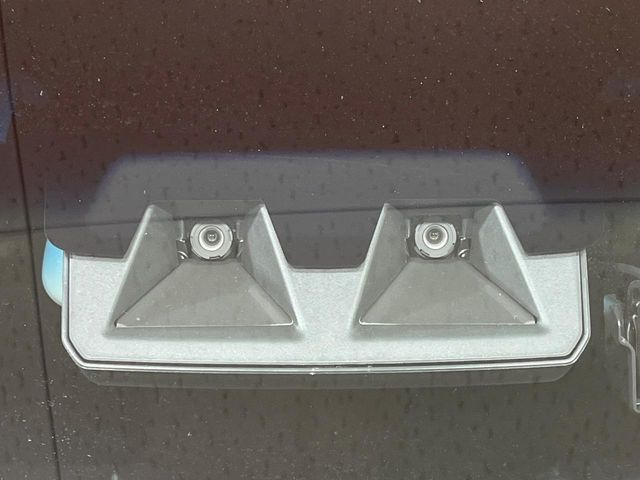 �y�X�}�[�g�A�V�X�g�z���s���ɑO���̎ԗ�����F�����A�Փ˂������Ȏ��͌x��ƃu���[�L�ŏՓˉ���Ɣ�Q�y�����A�V�X�g�B�����S�Ƀh���C�u�����y���݂��������܂��B