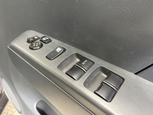 �y�d���i�[�~���[�z�T�C�h�~���[�͓d���i�[���ƂȂ��Ă���A�������ԏ�ł��L�Y�������X�N��}�����܂��B