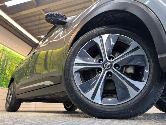 �y����17�C���`�A���~�z�C�[���z�O�ςɃ}�b�`���������A���~�z�C�[���𑕒����Ă���܂��B�e��ЊO�A���~�z�C�[����A�X�^�b�h���X�^�C�����戵�����Ă���܂��B���񂲑��k����������