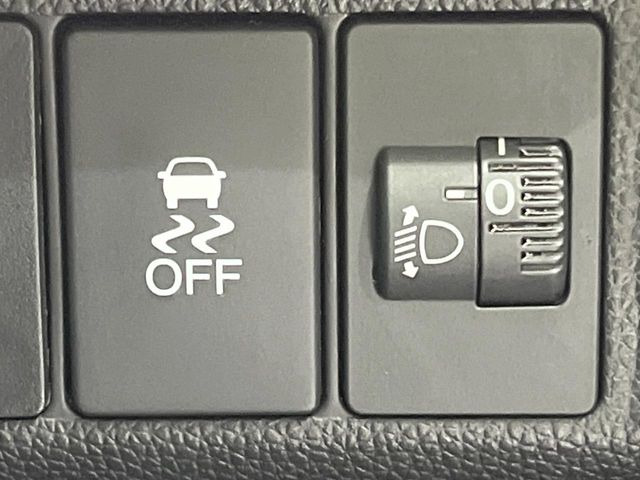 �y������h�~���u�z�ԗ��̉���������m����ƁA�����I�Ɏԗ��̐i�s������ۂ悤�Ɏԗ��𐧌䂵�܂��B�J�̓��ȂǊ���₷���H�ʏ󋵂ł����S�ȉ^�]���\�ł��B