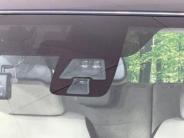 �y�G�}�[�W�F���V�[�u���[�L�z���s���ɑO���̎ԗ�����F�����A�Փ˂������Ȏ��͌x��ƃu���[�L�ŏՓˉ���Ɣ�Q�y�����A�V�X�g�B�����S�Ƀh���C�u�����y���݂��������܂��B