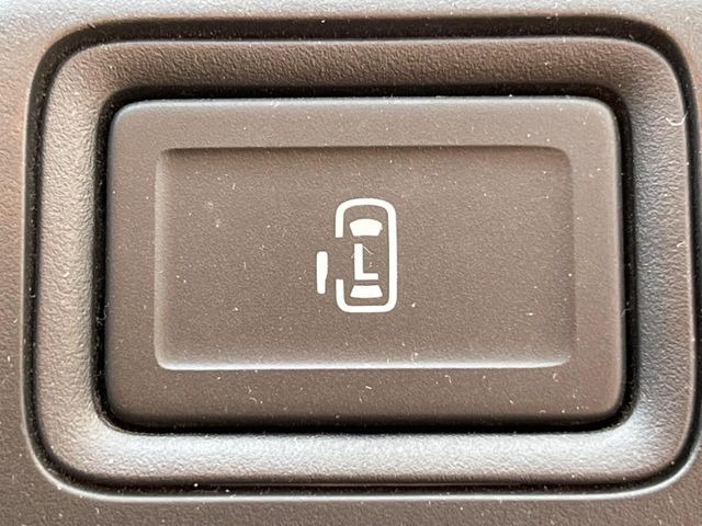 �y�p���[�X���C�h�h�A�z�X�}�[�g�L�[��^�]�Ȃ̃X�C�b�`�ŃX���C�h�h�A�̊J���\���d��������͂����ăh�A���J����K�v�������A���������q�l�ł��A�d���ו��������Ă��鎞�����N�ɊJ���߂ł��܂���