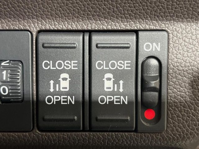 �y�����p���[�X���C�h�h�A�z�X�}�[�g�L�[��^�]�Ȃ̃X�C�b�`�Ō�ȗ����X���C�h�h�A�̊J���\���d��������͂����ăh�A���J����K�v�������A�����Ȃ��q�l�ł��ȒP�ɊJ���߂ł����K�ł���