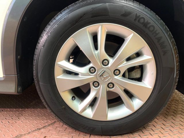 �y����16�C���`�A���~�z�C�[���z�O�ςɃ}�b�`���������A���~�z�C�[���𑕒����Ă���܂��B�e��ЊO�A���~�z�C�[����A�X�^�b�h���X�^�C�����戵�����Ă���܂��B���񂲑��k����������