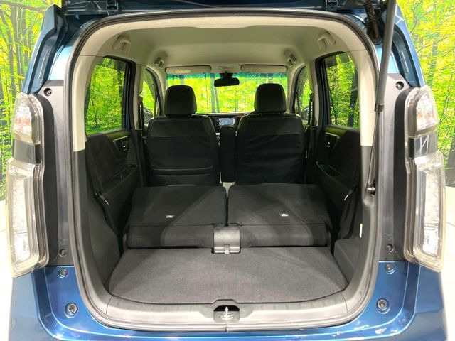 ���i�̂���������ʋ΁A���}���ɏ\���ȉ׎��X�y�[�X���m�ۂ��Ă���܂��B�Z�J���h�V�[�g��|���ƁA�傫�ȉו��̐ύڂ��\�ł���