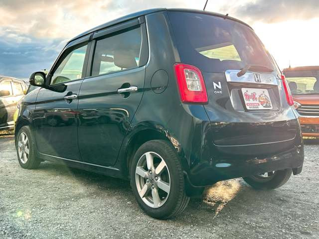 ���X�ł͌y�����Ԃ��畁�ʎԂ܂ŕ��L���I�[�����[�J�[�̎Ԏ�E�F�E�O���[�h��L�x�ɑ����Ă���܂��B