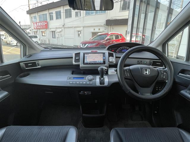 フリード1.5 G プレミアムエディション