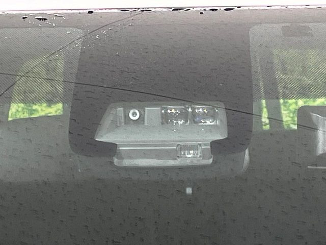 �y�g���^�Z�[�t�e�B�Z���XC�z���s���ɑO���̎ԗ�����F�����A�Փ˂������Ȏ��͌x��ƃu���[�L�ŏՓˉ���Ɣ�Q�y�����A�V�X�g�B�����S�Ƀh���C�u�����y���݂��������܂��B