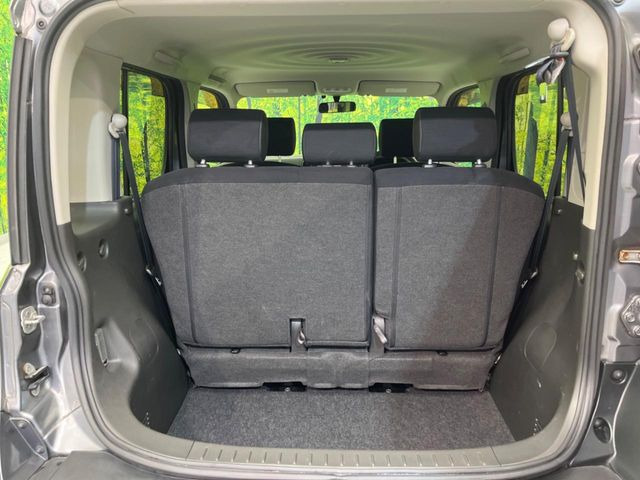 ���i�̂���������ʋ΁A���}���ɏ\���ȉ׎��X�y�[�X���m�ۂ��Ă���܂��B�Z�J���h�V�[�g��|���ƁA�傫�ȉו��̐ύڂ��\�ł���