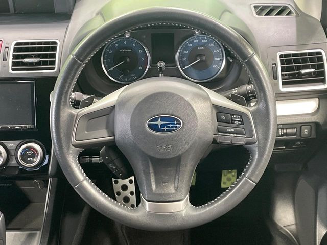 �y�����v�����X�e�A�����O�z�㎿�Ȋv���g�p���邱�ƂŁA��ɂ����������݂ƂĂ��^�]���₷���n���h���ł���