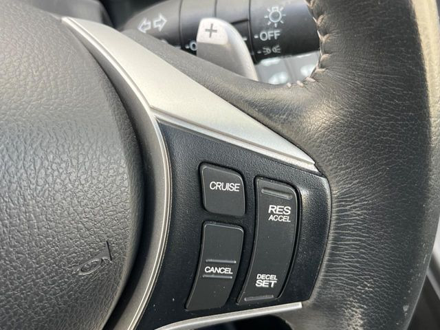 �y�N���[�Y�R���g���[���z�������H�����N���N���s�B�A�N�Z���𗣂��Ă���葬�x�ő��s���ł��A�������^�]���̕��S���y��!�����E�������ȒP�ȃX�C�b�`����Œ����ł��܂��B