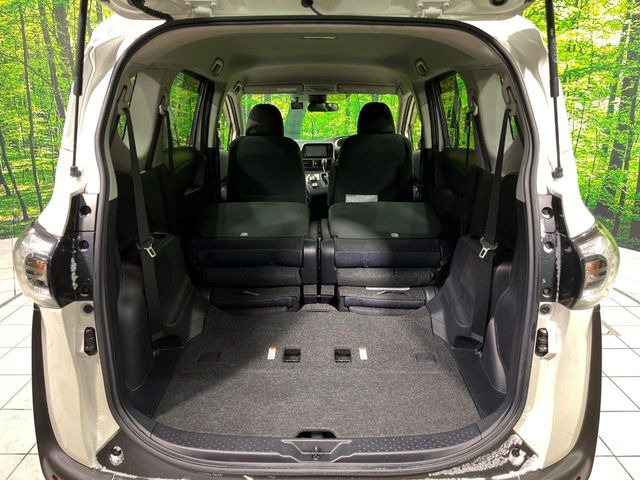 ���i�̂���������ʋ΁A���}���ɏ\���ȉ׎��X�y�[�X���m�ۂ��Ă���܂��B�Z�J���h�V�[�g��|���ƁA�傫�ȉו��̐ύڂ��\�ł���