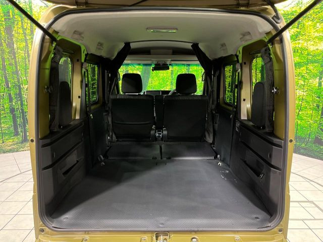 ���i�̂���������ʋ΁A���}���ɏ\���ȉ׎��X�y�[�X���m�ۂ��Ă���܂��B�Z�J���h�V�[�g��|���ƁA�傫�ȉו��̐ύڂ��\�ł���