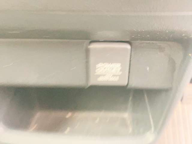 ���X�ł͌y�����Ԃ��畁�ʎԂ܂ŕ��L���I�[�����[�J�[�̎Ԏ�E�F�E�O���[�h��L�x�ɑ����Ă���܂��B