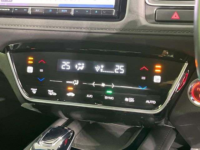 【シートヒーター】寒い日に重宝するシートヒーター!エアコンより早く温まってくれるので寒がりの人も安心ですね♪エアコンの温風は乾燥するから苦手、という方にもをおすすめです。