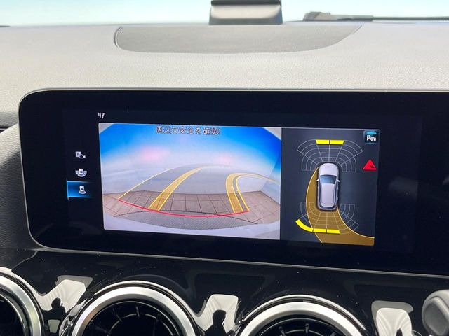 ���p�m���~�b�N�r���[���j�^�[:��p�̃J�����ɂ��A�ォ�猩���낵���悤�Ȏ��_��360�x�N���}�̎��͂��m�F���邱�Ƃ��ł��܂������p�������m�F���₷���A�����ꏊ�ł̐؂�Ԃ��⒓�Ԃ��X���[�Y�ɍs���܂��B