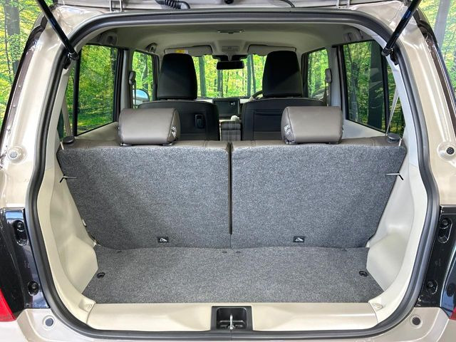 ���i�̂���������ʋ΁A���}���ɏ\���ȉ׎��X�y�[�X���m�ۂ��Ă���܂��B�Z�J���h�V�[�g��|���ƁA�傫�ȉו��̐ύڂ��\�ł���