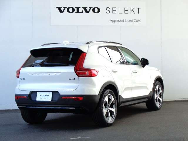 XC40ウルトラ B4 AWD ダークエディション 4WD