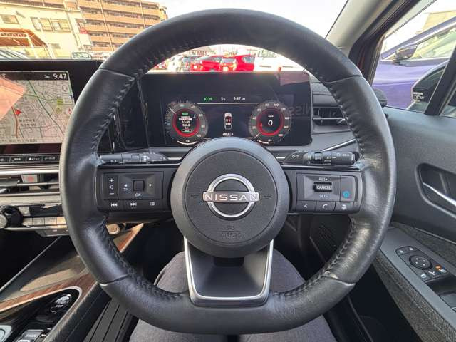 ノートオーラ1.2 G FOUR レザーエディション 4WD