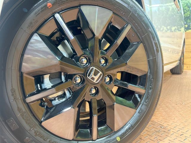 �y����16�C���`�A���~�z�C�[���z�O�ςɃ}�b�`���������A���~�z�C�[���𑕒����Ă���܂��B�e��ЊO�A���~�z�C�[����A�X�^�b�h���X�^�C�����戵�����Ă���܂��B���񂲑��k����������