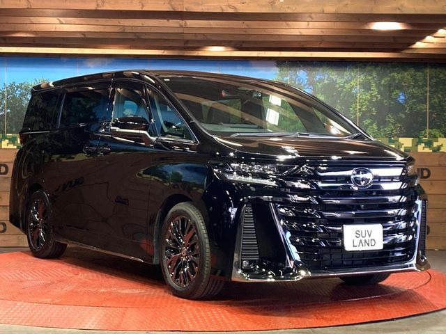 高透明度のガラス皮膜で撥水はもちろん、上質なツヤ・光沢を実現。紫外線や酸性雨から大切な愛車を保護し、色あせ・劣化を防止。「弾スプラッシュコート」、「弾プリミッサコート」からお選びいただけます。