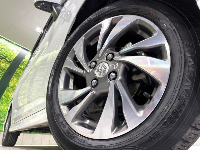 �y����15�C���`�A���~�z�C�[���z�O�ςɃ}�b�`���������A���~�z�C�[���𑕒����Ă���܂��B�e��ЊO�A���~�z�C�[����A�X�^�b�h���X�^�C�����戵�����Ă���܂��B���񂲑��k����������