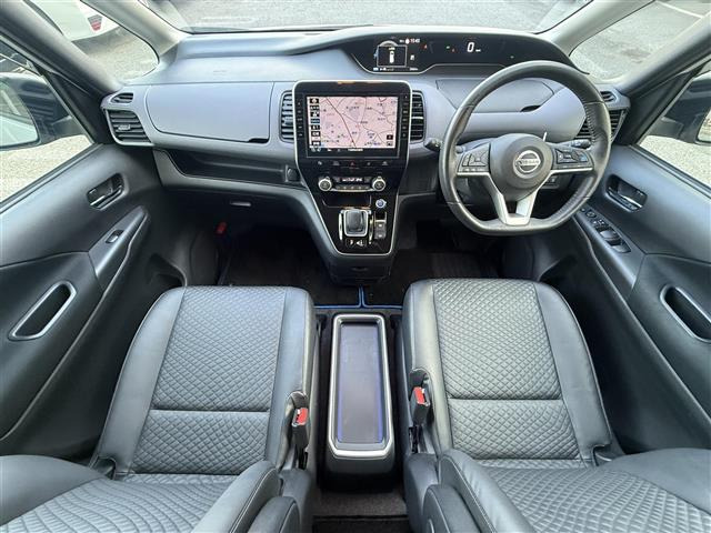 セレナ1.2 e-POWER ハイウェイスターV