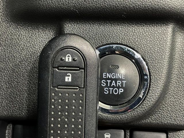 �y�A�N�Z�X�L�[&�v�b�V���X�^�[�g�z�J�o����|�P�b�g�ɓ��ꂽ�܂܂ł��h�A�̎{���E�������\�ȃX�}�[�g�L�[�𑕔��B�G���W���̃I���E�I�t�����J�M�����o���K�v�������A�{�^�����v�b�V�����邾����OK��