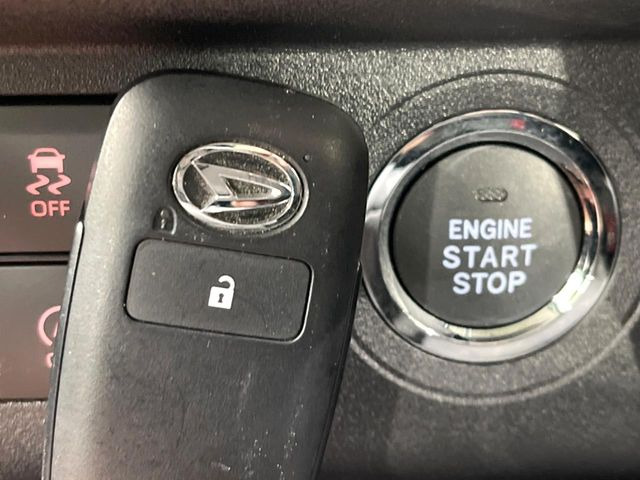 �y�L�[�t���[�V�X�e���z�J�o����|�P�b�g�ɓ��ꂽ�܂܂ł��h�A�̎{���E�������\�ȃX�}�[�g�L�[�𑕔��B�G���W���̃I���E�I�t�����J�M�����o���K�v����������Ƃ��Ă��֗��ł���