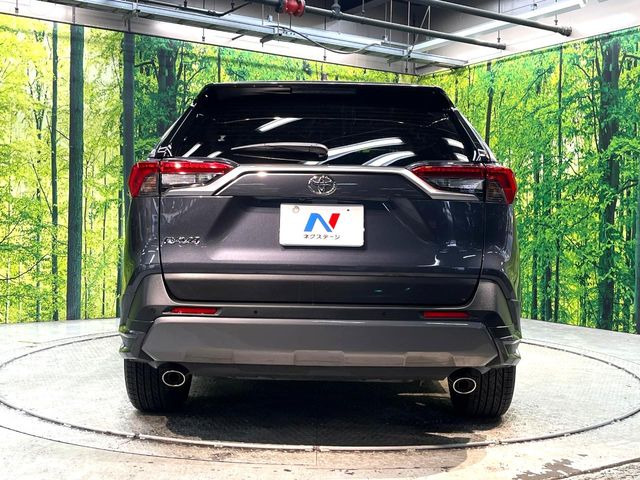 安心の最長10年・走行無制限保証(有償)をご用意。保証内容も充実はもちろん、無料点検&オイル交換や、年中無休の全国・24時間ロードサービスも付帯されておりますのでご安心下さい。