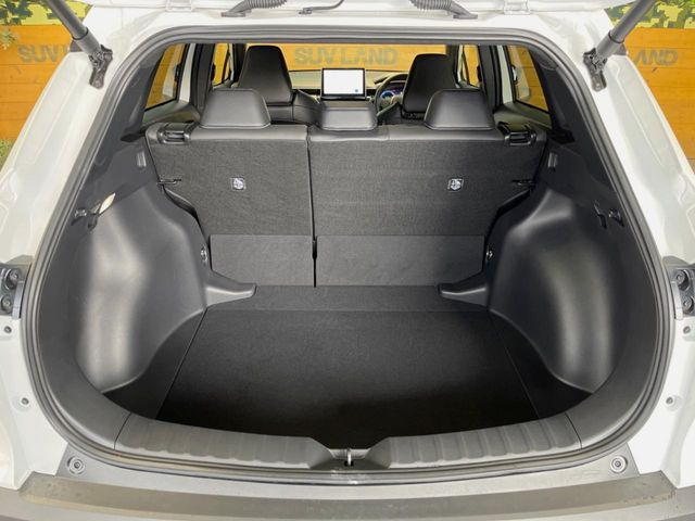 ���i�̂���������ʋ΁A���}���ɏ\���ȉ׎��X�y�[�X���m�ۂ��Ă���܂��B�Z�J���h�V�[�g��|���ƁA�傫�ȉו��̐ύڂ��\�ł���