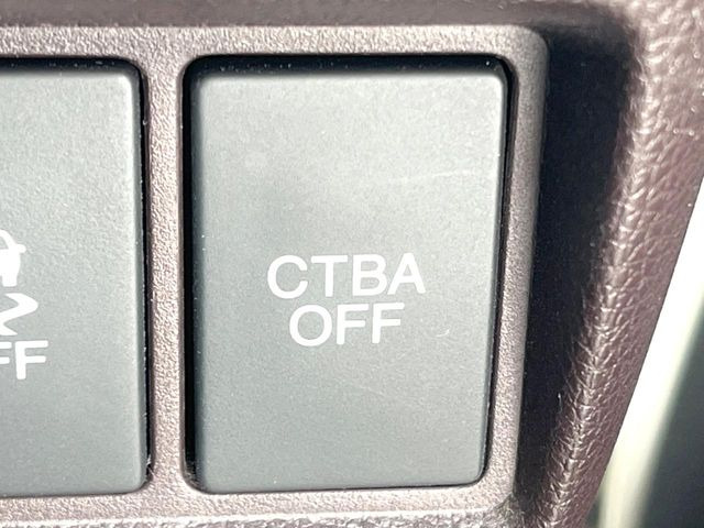 �y�V�e�B�u���[�L�A�N�e�B�u�V�X�e���z�ᑬ���s���ɑO���̎ԗ�����F�����A�Փ˂������Ȏ��͌x��ƃu���[�L�ŏՓˉ���Ɣ�Q�y�����A�V�X�g�B�����S�Ƀh���C�u�����y���݂��������܂��B