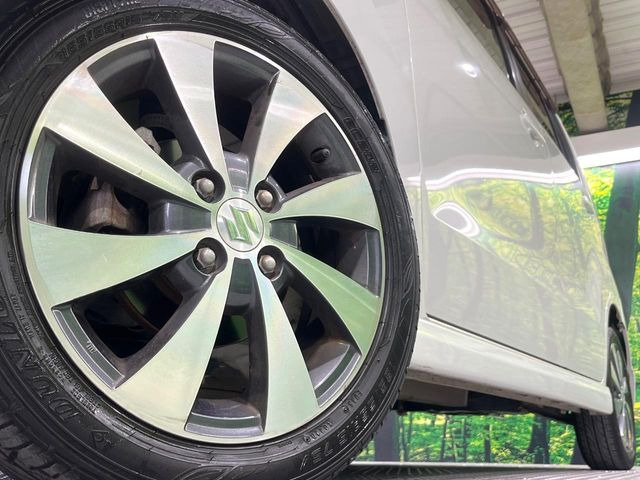 �y����15�C���`�A���~�z�C�[���z�O�ςɃ}�b�`���������A���~�z�C�[���𑕒����Ă���܂��B�e��ЊO�A���~�z�C�[����A�X�^�b�h���X�^�C�����戵�����Ă���܂��B���񂲑��k����������