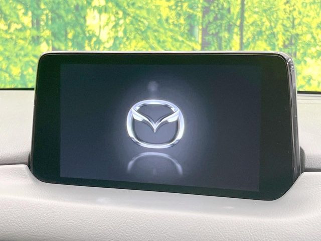 �y8�C���`�}�c�_�R�l�N�g�z�ԓ��̕��͋C�Ƀ}�b�`������^�̃f�B�X�v���C�B�X�}�z�ڑ��ł̃i�r�g�p��Bluetooth�Đ����A�l�X�ȋ@�\���y���߂܂��B�����I�ȃ_�C�������삪�\�ŁA�g��������ǍD�ł��B