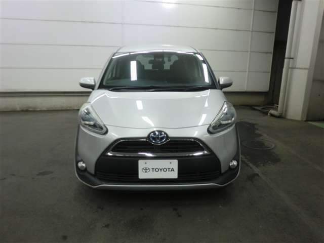 シエンタハイブリッド 1.5 G クエロ