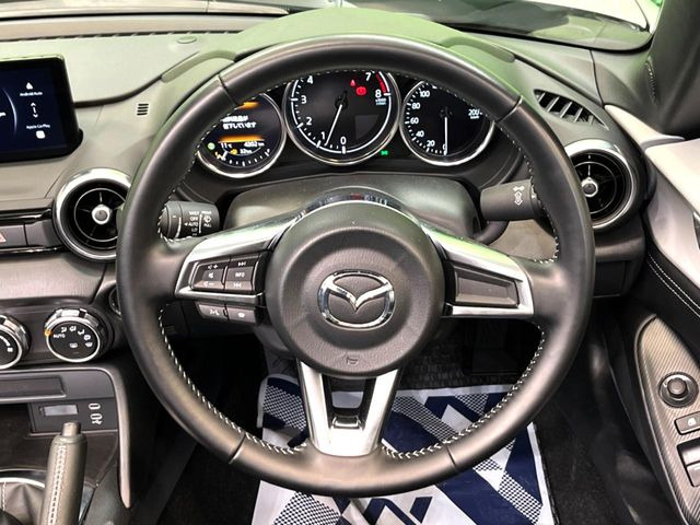 �y�����v�����X�e�A�����O�z�㎿�Ȋv���g�p���邱�ƂŁA��ɂ����������݂ƂĂ��^�]���₷���n���h���ł���