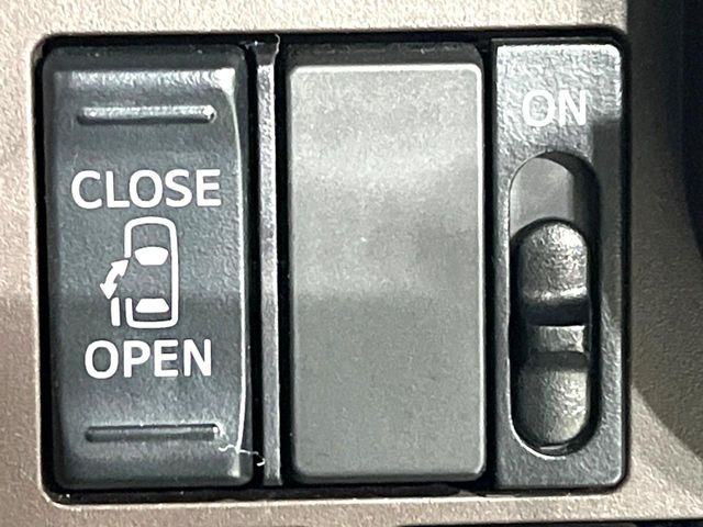 �y�p���[�X���C�h�h�A�z�X�}�[�g�L�[��^�]�Ȃ̃X�C�b�`�ŃX���C�h�h�A�̊J���\���d��������͂����ăh�A���J����K�v�������A���������q�l�ł��A�d���ו��������Ă��鎞�����N�ɊJ���߂ł��܂���