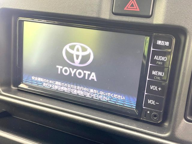 �y�����i�r�z�l�C�̏����i�r�𑕔����Ă���܂��B�i�r�̎g���₷���͂������A�I�[�f�B�I�@�\���[��!�L�����v�◷�s�͂������A�ʋ΂┃�����ȂǕ��i�̃h���C�u���y�����Ȃ�͂���