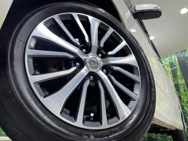 �y����16�C���`�A���~�z�C�[���z�O�ςɃ}�b�`���������A���~�z�C�[���𑕒����Ă���܂��B�e��ЊO�A���~�z�C�[����A�X�^�b�h���X�^�C�����戵�����Ă���܂��B���񂲑��k����������